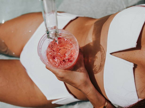 5 Fun Non Alcoholic Drinks To Have Poolside